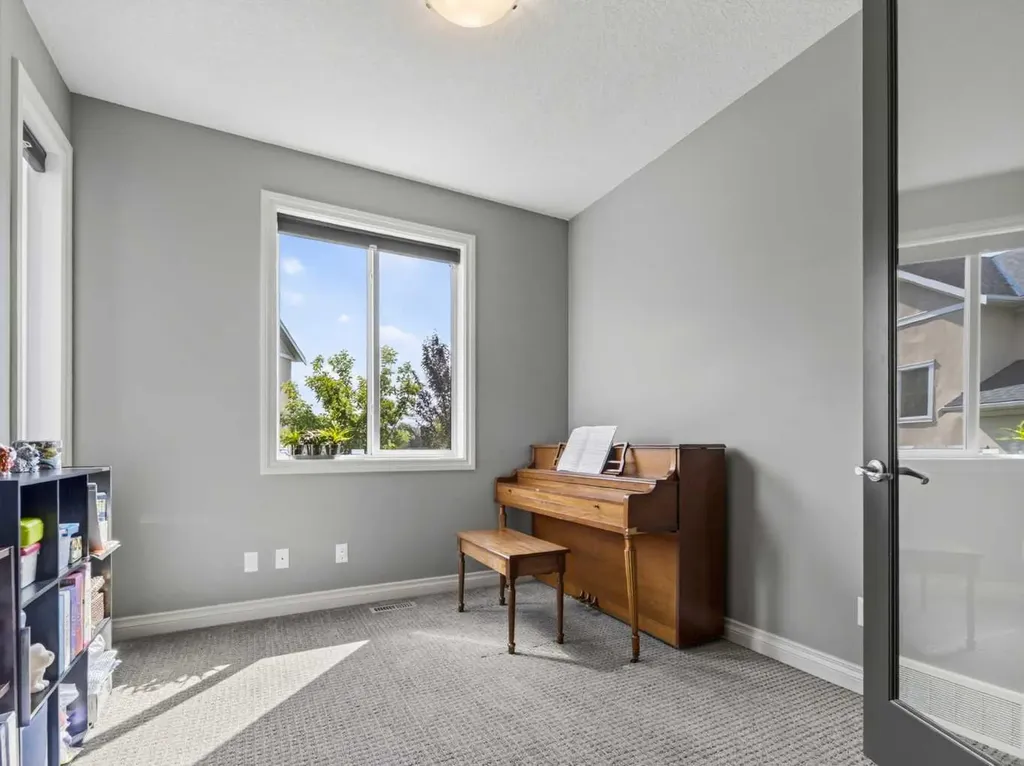 193 Kinniburgh Way Chestermere AB T1X 0R8