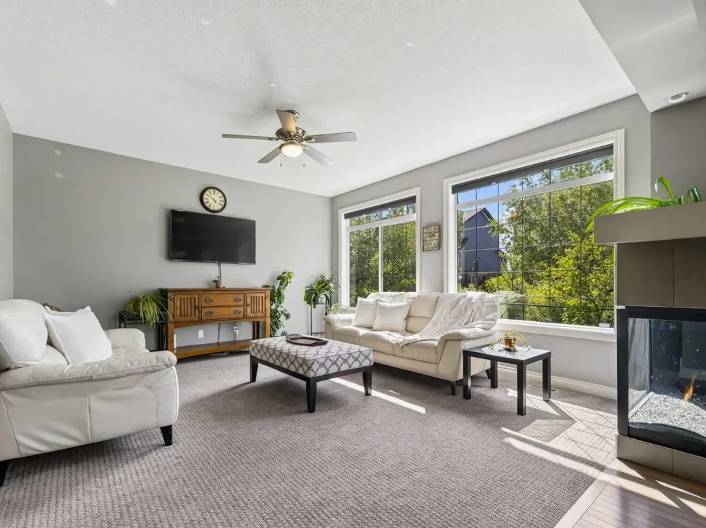 193 Kinniburgh Way Chestermere AB T1X 0R8