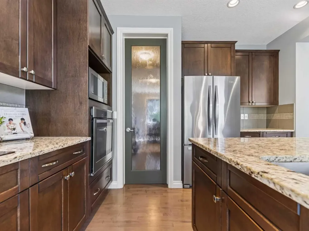 193 Kinniburgh Way Chestermere AB T1X 0R8