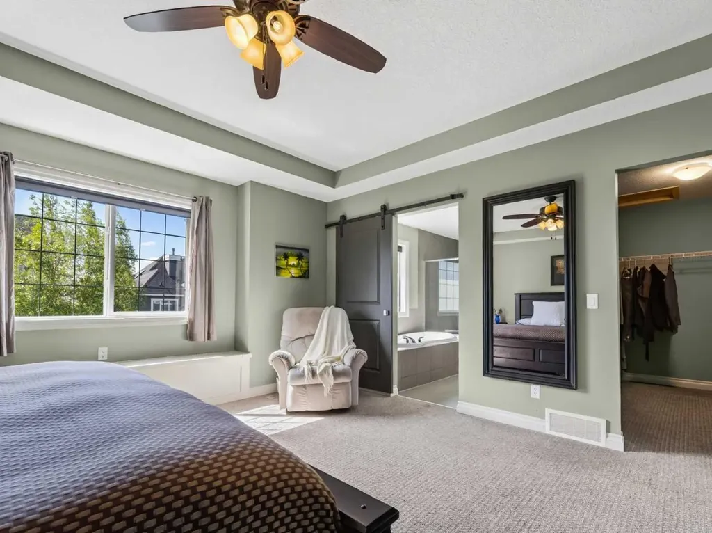 193 Kinniburgh Way Chestermere AB T1X 0R8