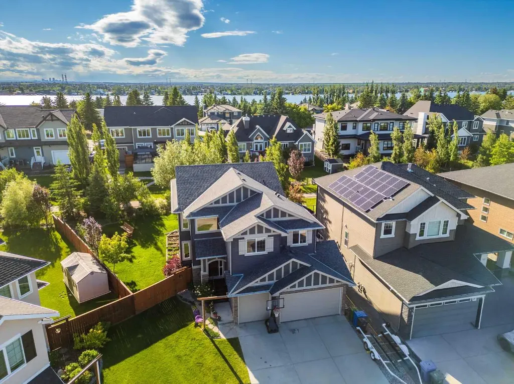 193 Kinniburgh Way Chestermere AB T1X 0R8