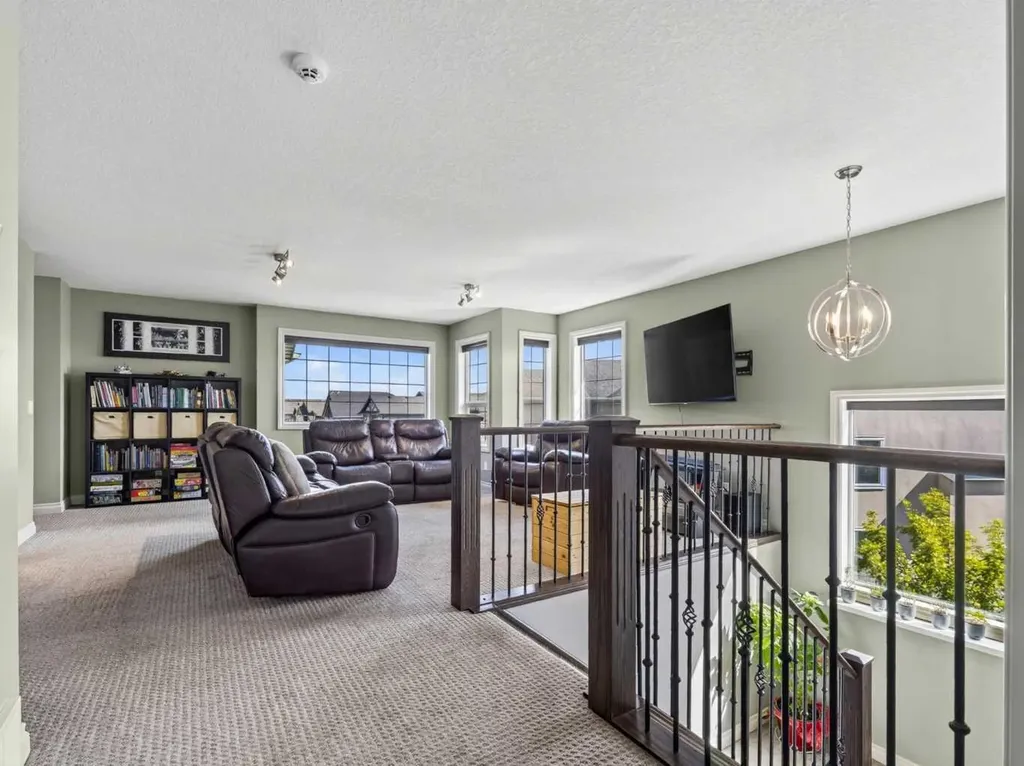 193 Kinniburgh Way Chestermere AB T1X 0R8