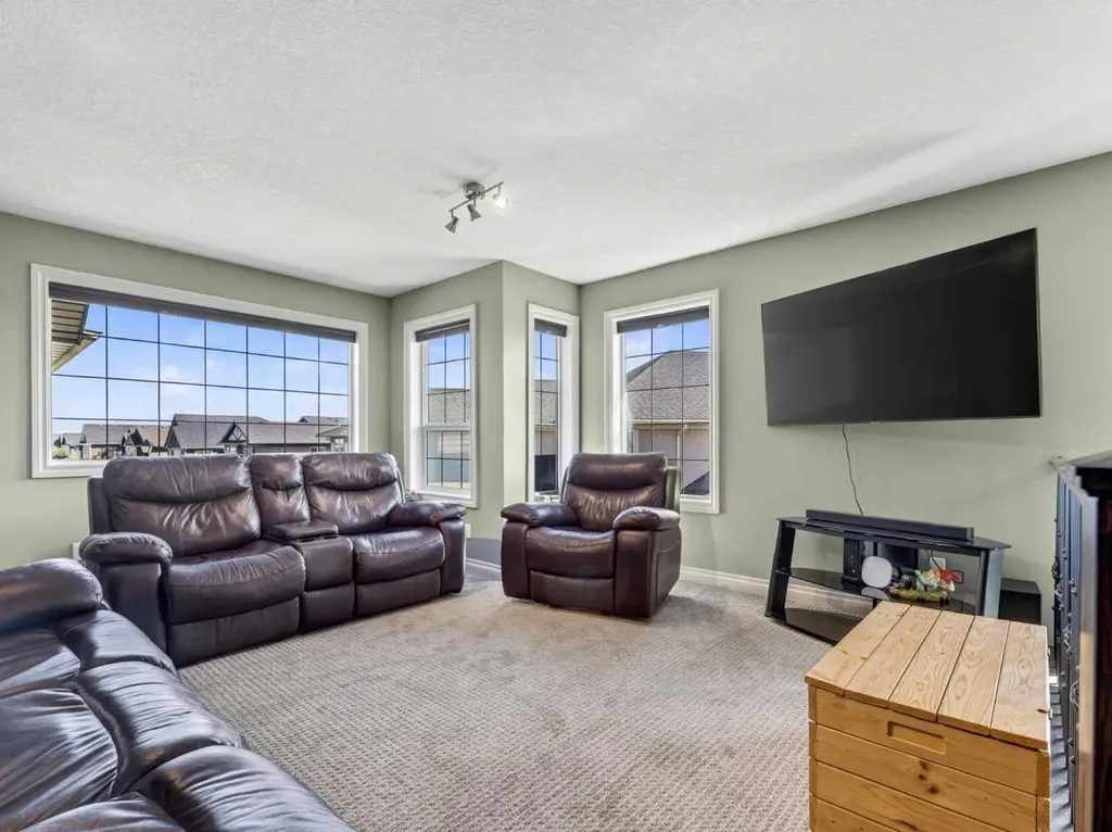193 Kinniburgh Way Chestermere AB T1X 0R8