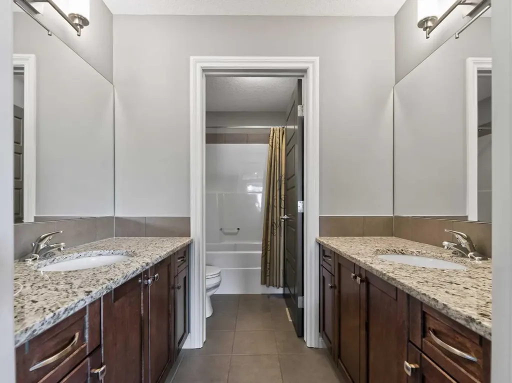 193 Kinniburgh Way Chestermere AB T1X 0R8