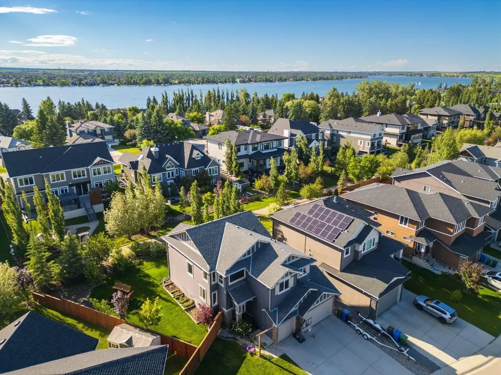 193 Kinniburgh Way Chestermere AB T1X 0R8