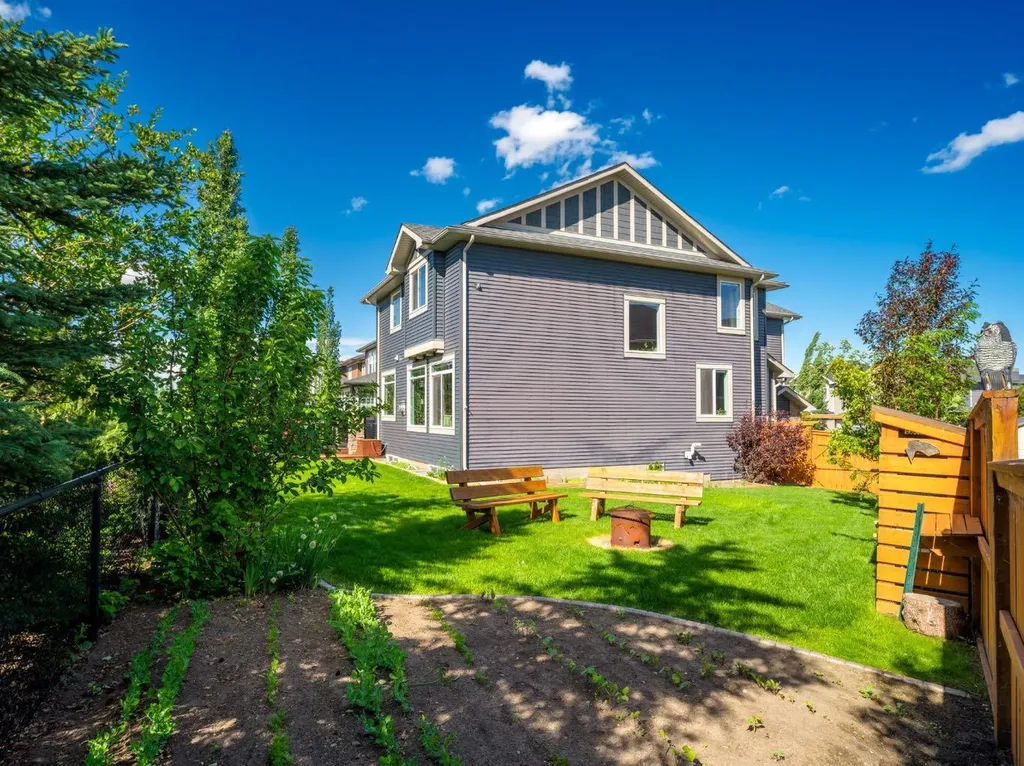 193 Kinniburgh Way Chestermere AB T1X 0R8