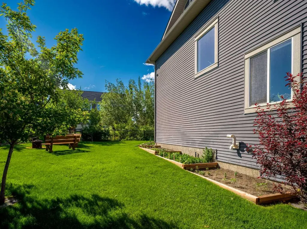193 Kinniburgh Way Chestermere AB T1X 0R8