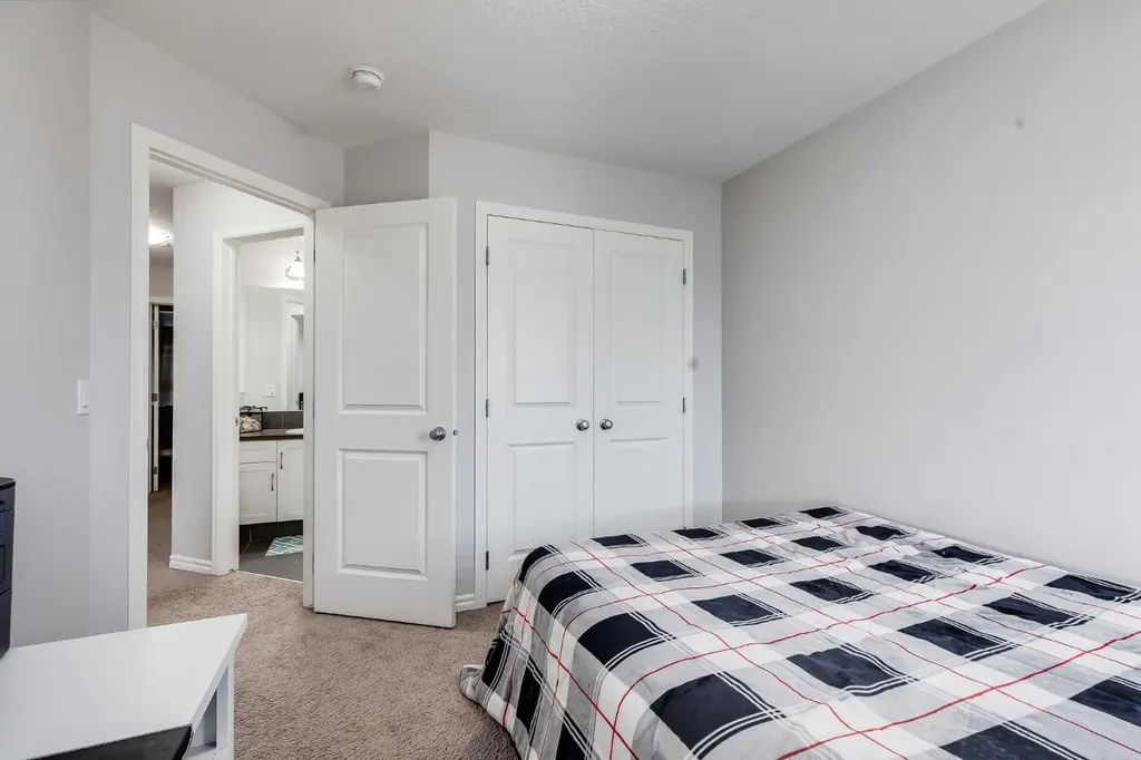 540 Evanston Link NW Calgary AB T3P0R4