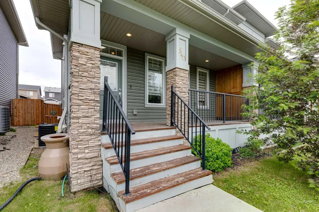 540 Evanston Link NW Calgary AB T3P0R4