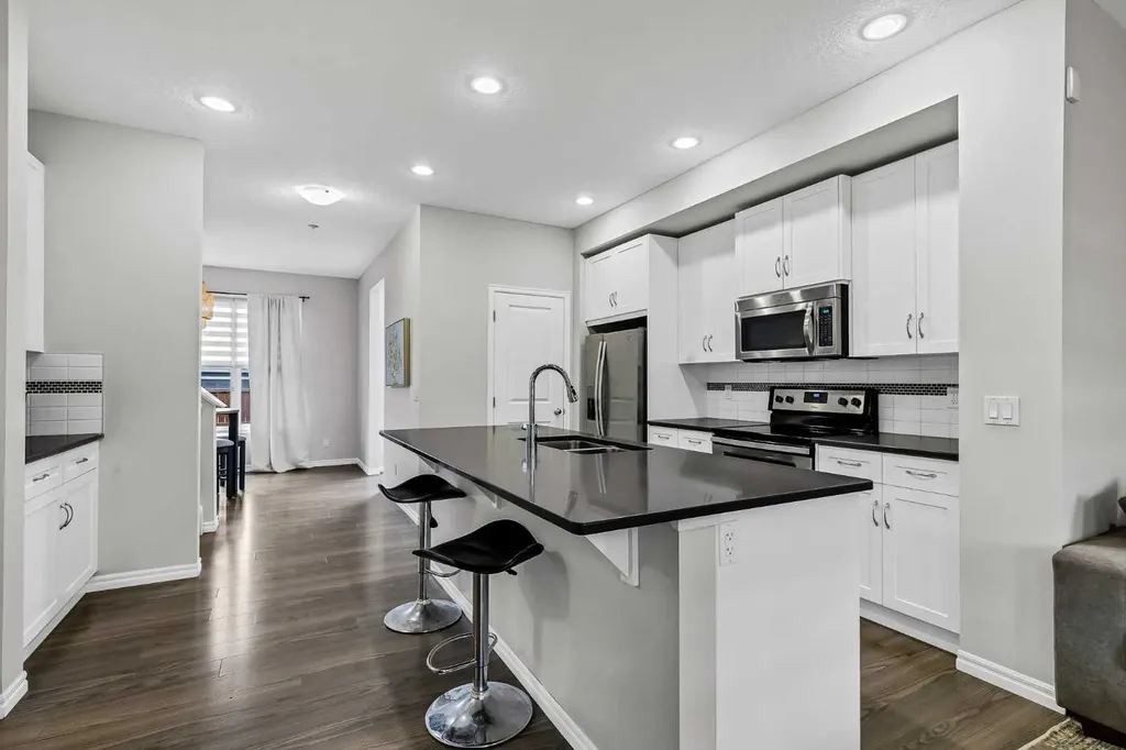 540 Evanston Link NW Calgary AB T3P0R4