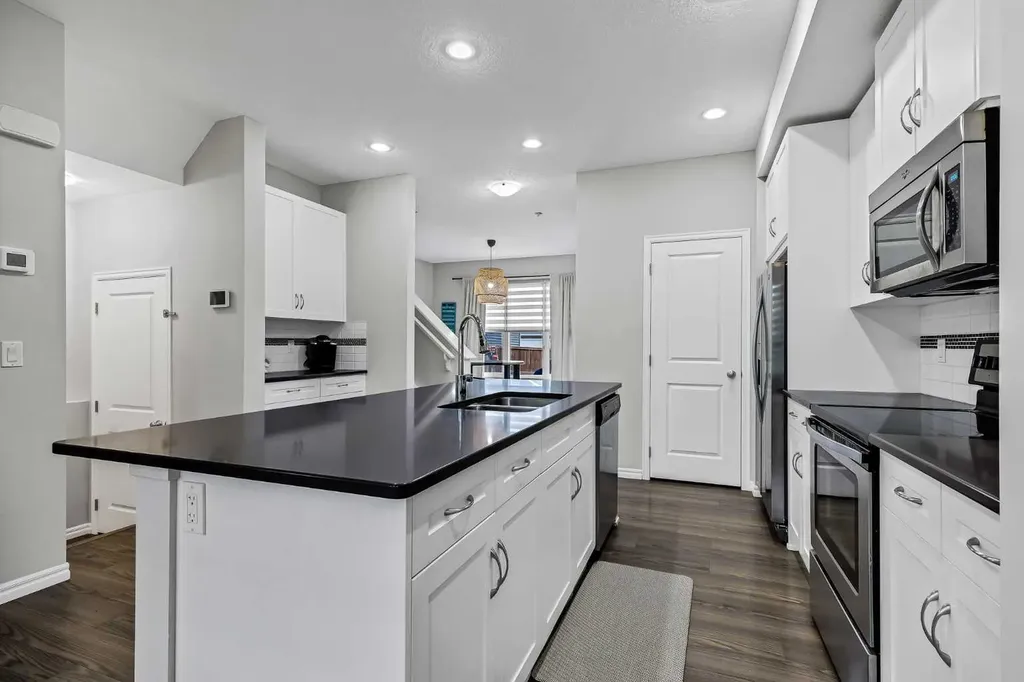540 Evanston Link NW Calgary AB T3P0R4