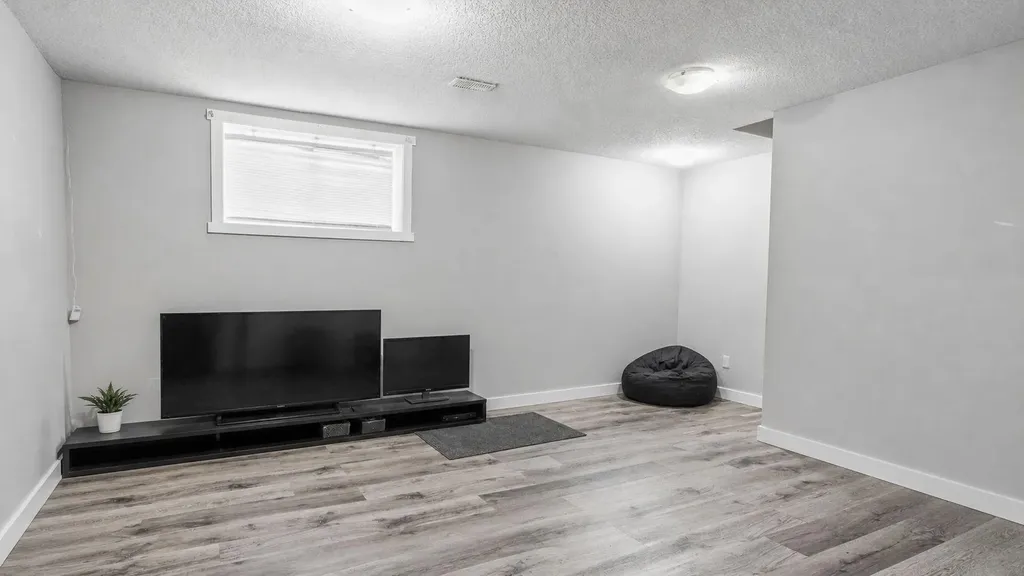 435 Savanna Boulevard NE Calgary AB T3J0X2