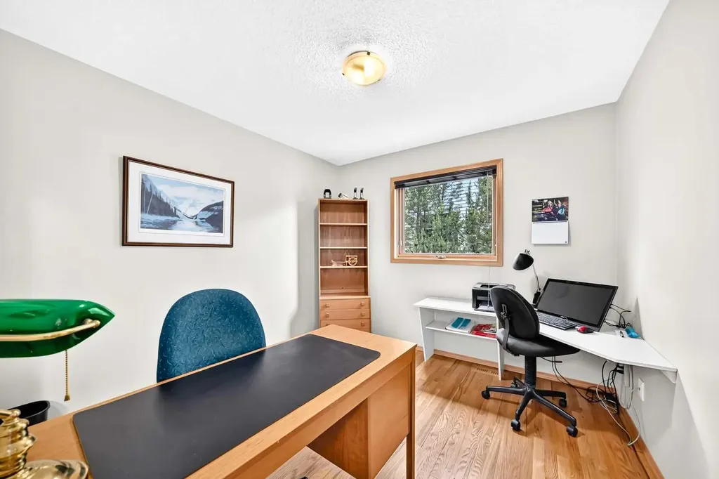 69 Douglas Woods Manor SE Calgary AB T2Z2E8