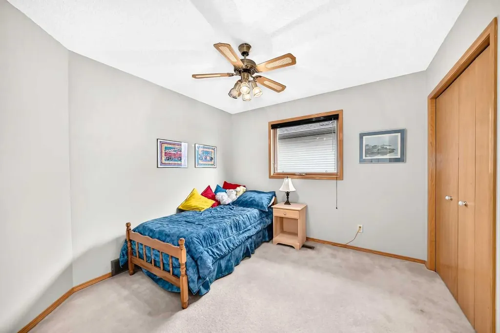 69 Douglas Woods Manor SE Calgary AB T2Z2E8