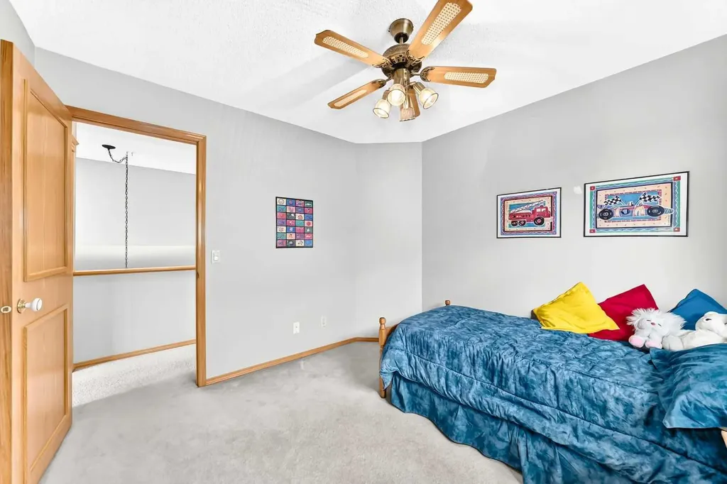 69 Douglas Woods Manor SE Calgary AB T2Z2E8