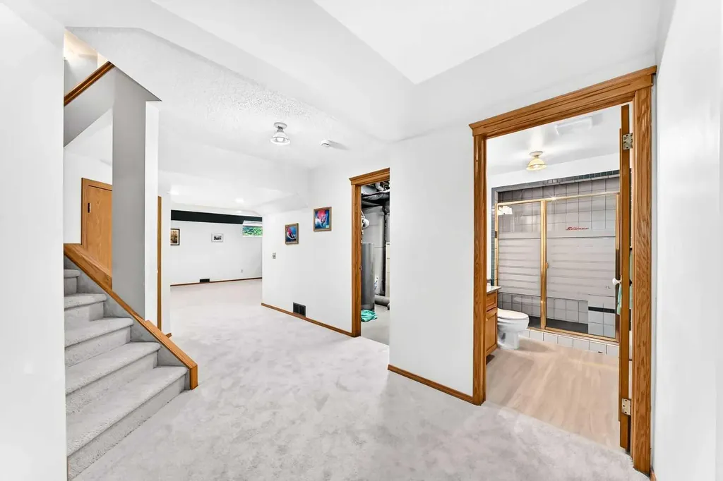 69 Douglas Woods Manor SE Calgary AB T2Z2E8