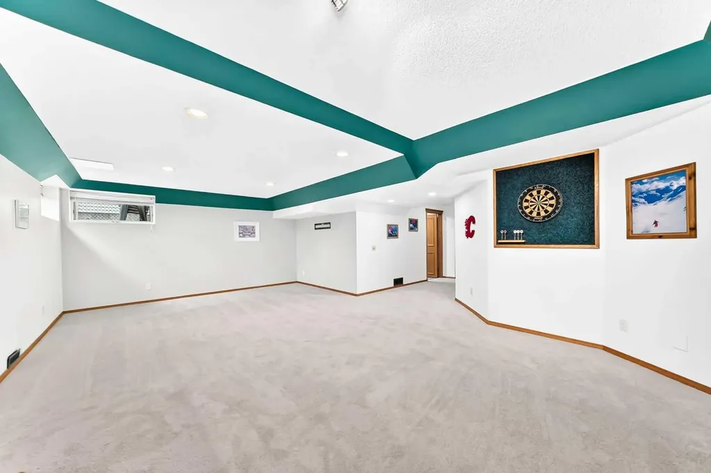 69 Douglas Woods Manor SE Calgary AB T2Z2E8