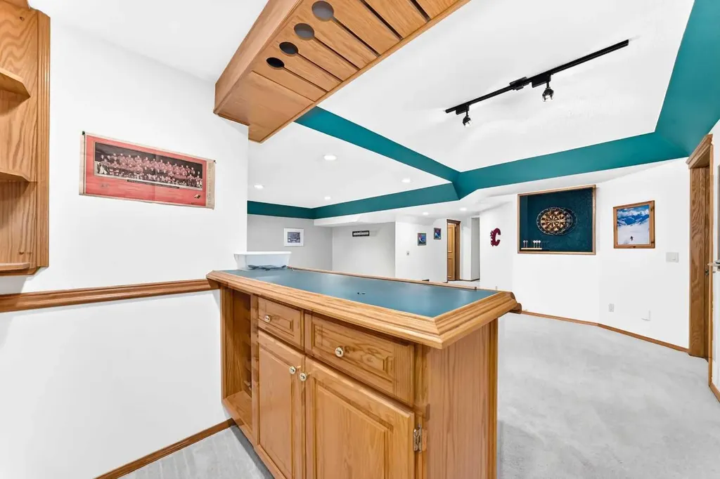 69 Douglas Woods Manor SE Calgary AB T2Z2E8