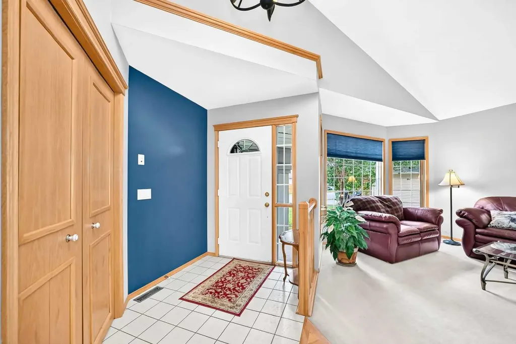 69 Douglas Woods Manor SE Calgary AB T2Z2E8