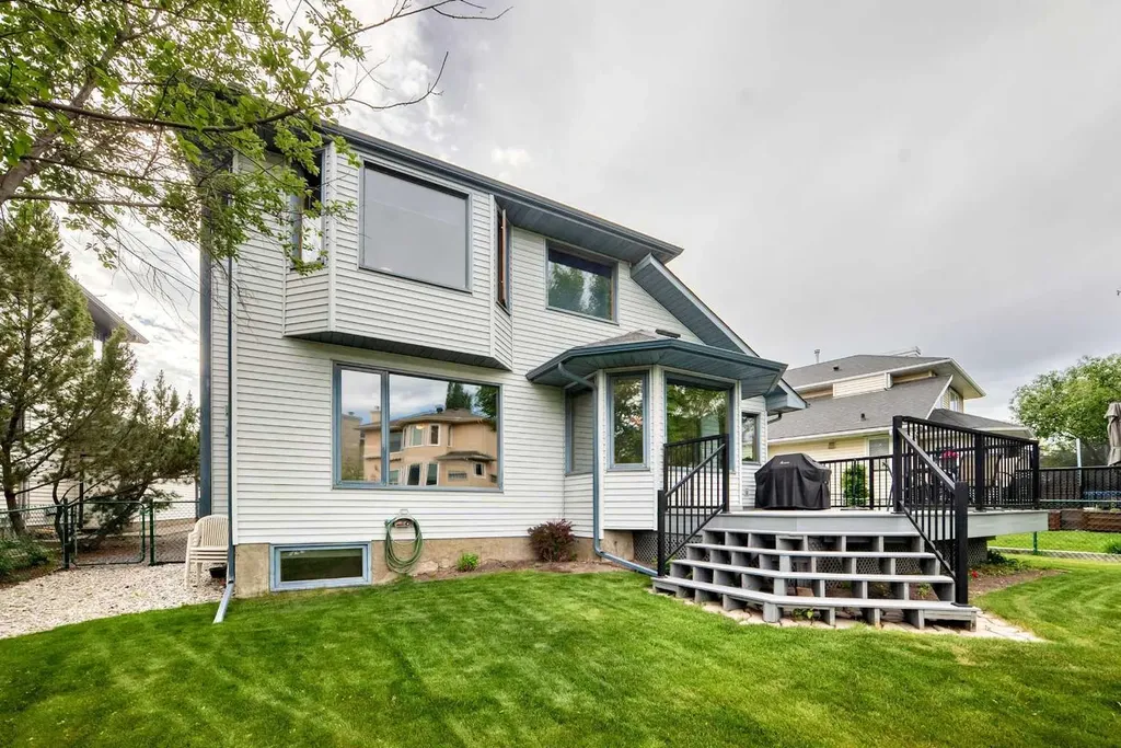 69 Douglas Woods Manor SE Calgary AB T2Z2E8
