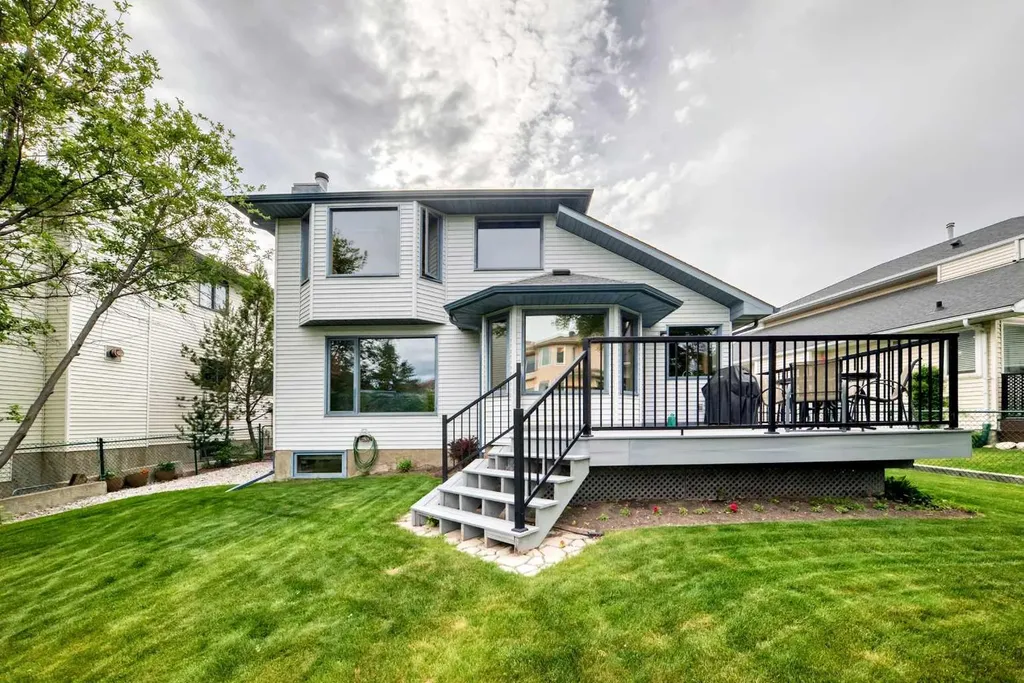 69 Douglas Woods Manor SE Calgary AB T2Z2E8