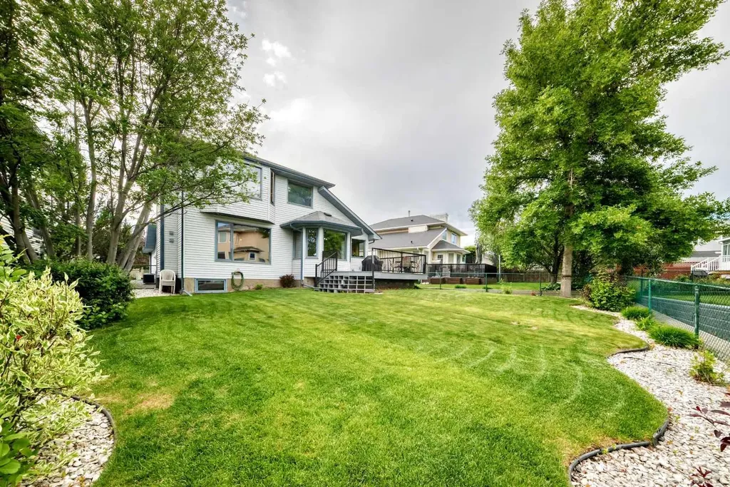 69 Douglas Woods Manor SE Calgary AB T2Z2E8