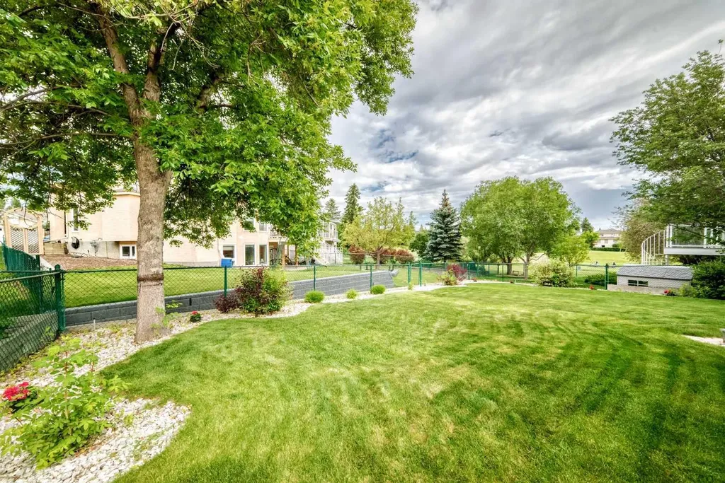 69 Douglas Woods Manor SE Calgary AB T2Z2E8
