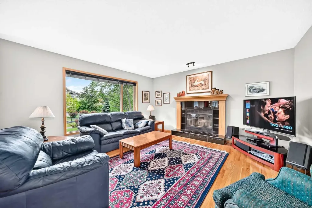 69 Douglas Woods Manor SE Calgary AB T2Z2E8
