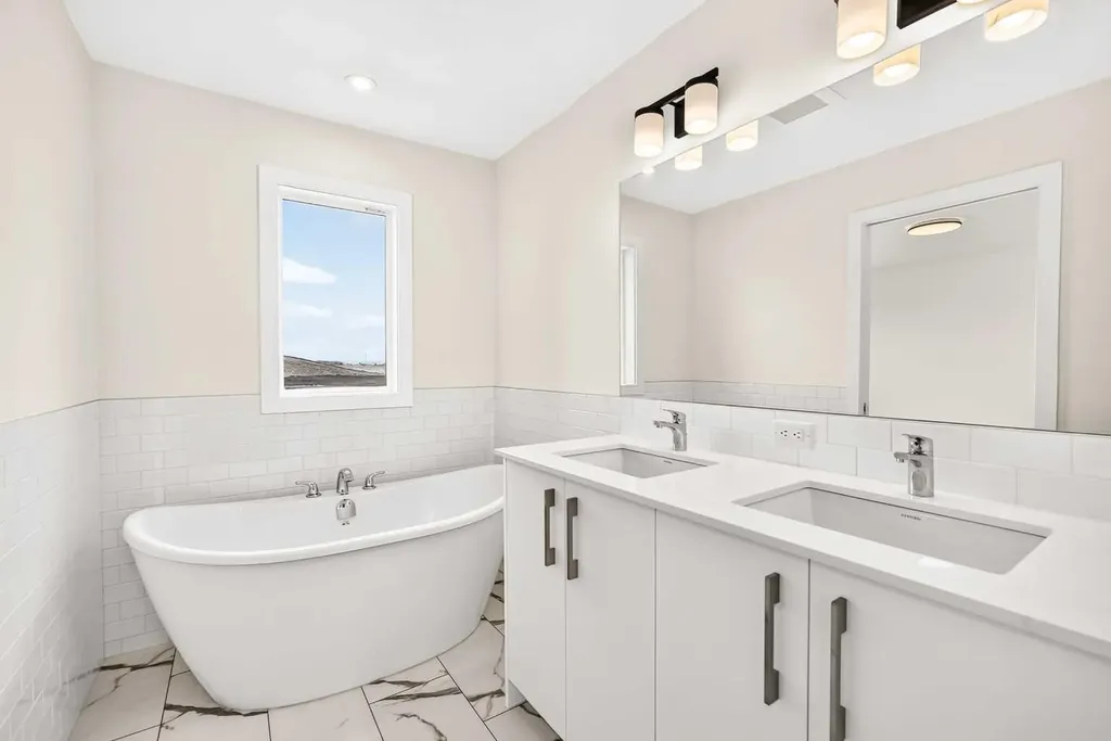 2305 Waterbury Road Chestermere AB T1X 3A9