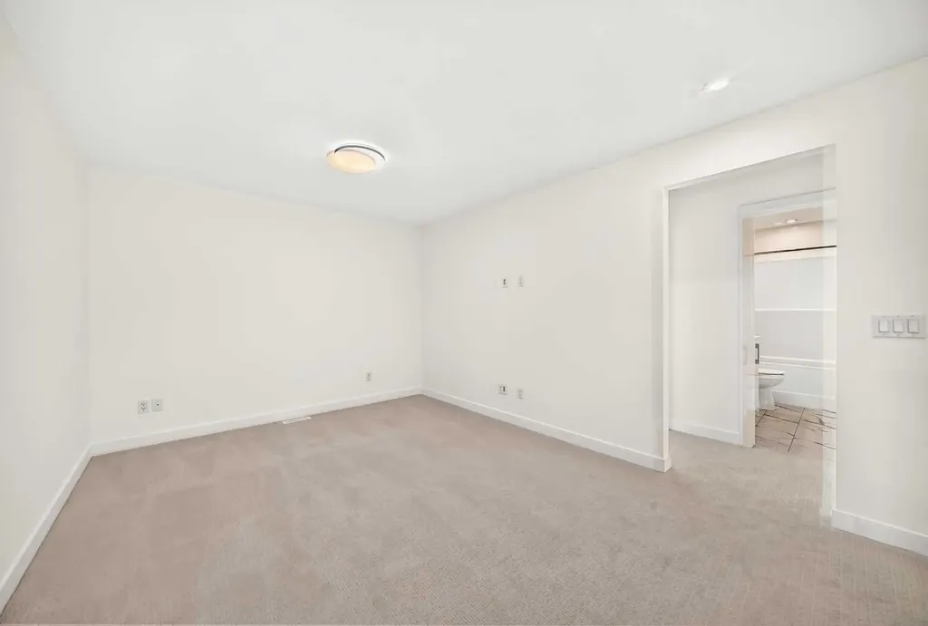 2305 Waterbury Road Chestermere AB T1X 3A9