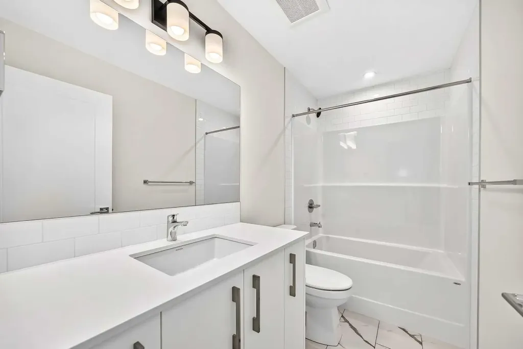 2305 Waterbury Road Chestermere AB T1X 3A9