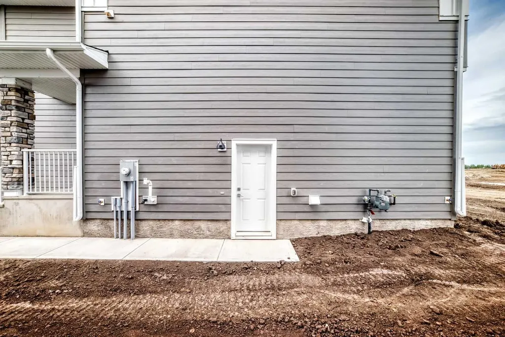 2305 Waterbury Road Chestermere AB T1X 3A9