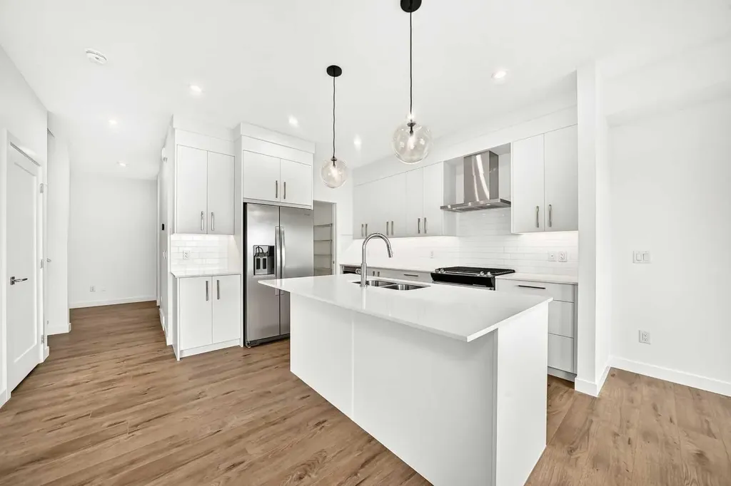 2305 Waterbury Road Chestermere AB T1X 3A9