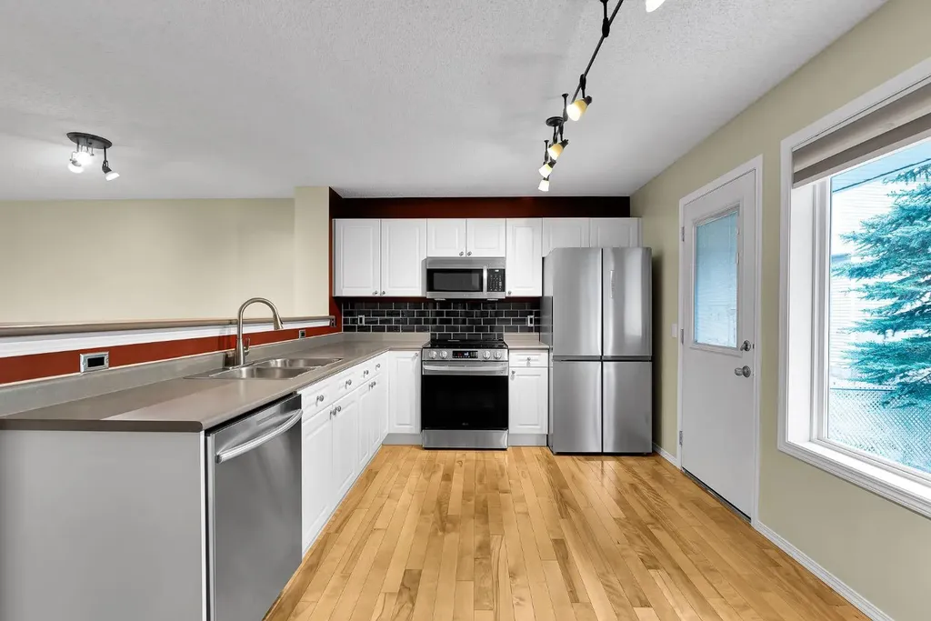 264 Tuscany Springs Boulevard NW Calgary AB T3L 2R6