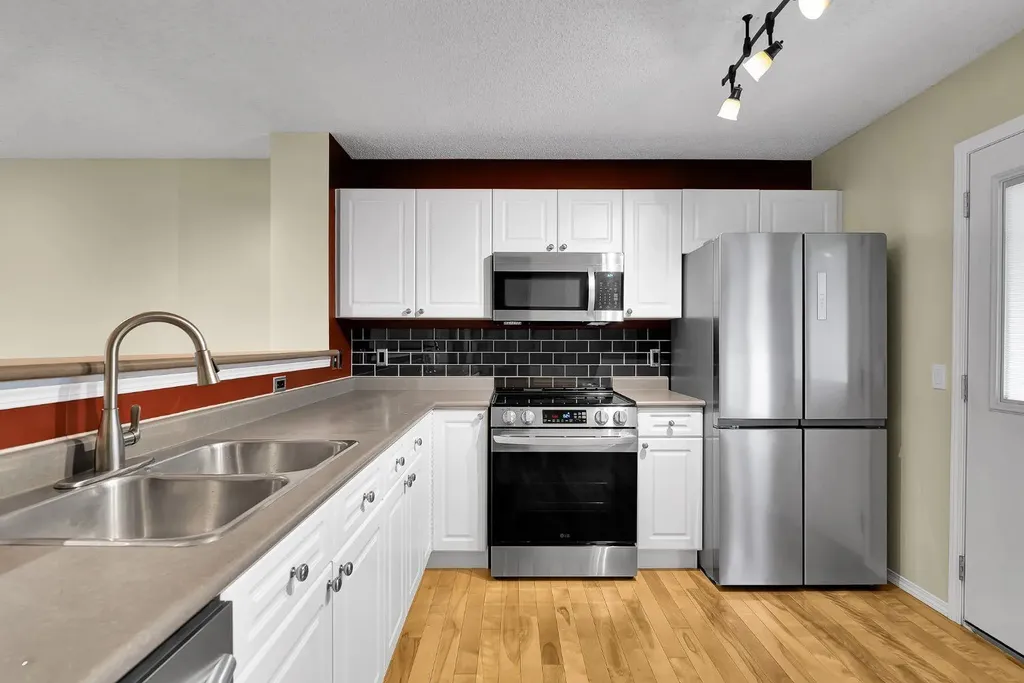264 Tuscany Springs Boulevard NW Calgary AB T3L 2R6