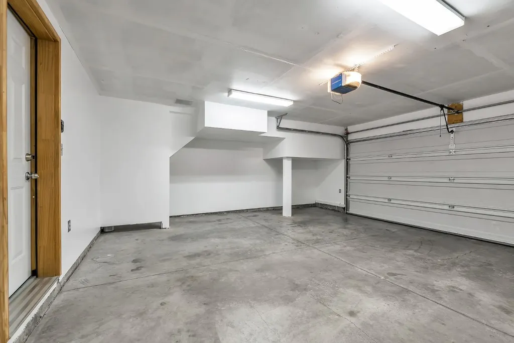 264 Tuscany Springs Boulevard NW Calgary AB T3L 2R6