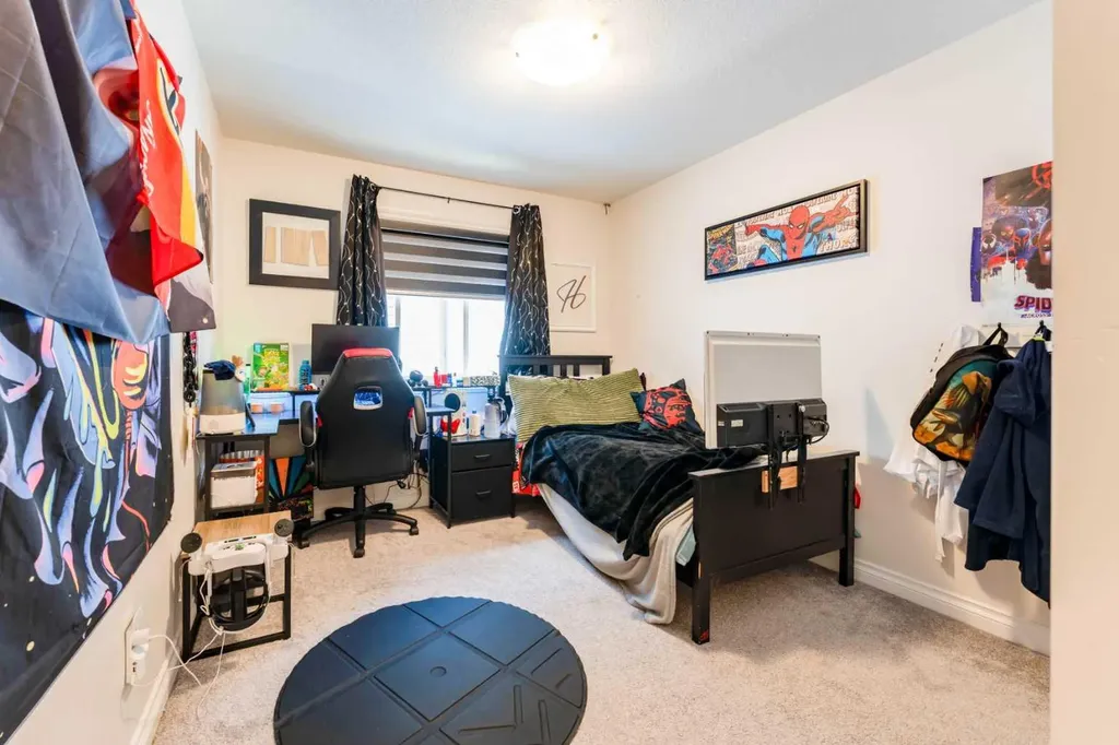 1484 Bayview Point SW Airdrie AB T4B 3N8
