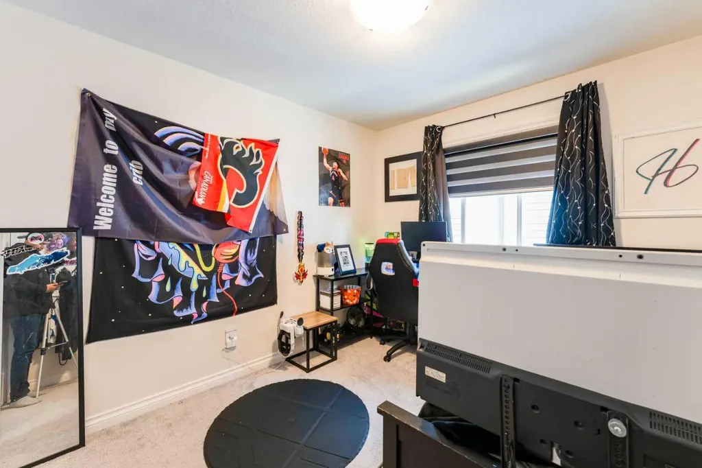 1484 Bayview Point SW Airdrie AB T4B 3N8