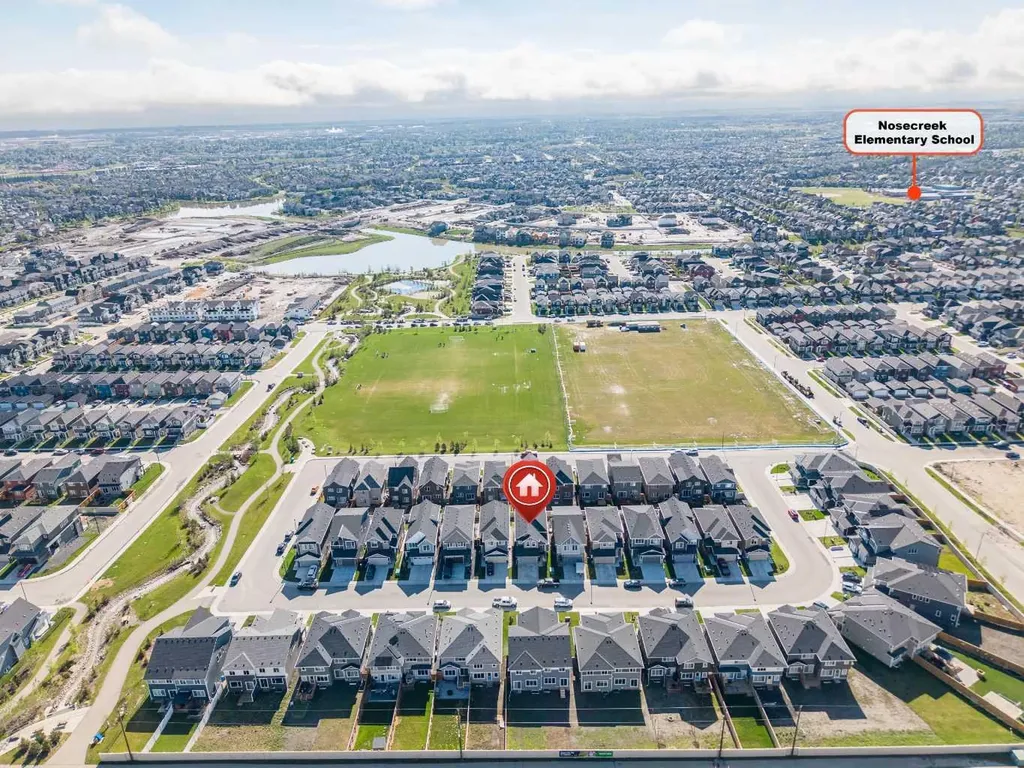 1484 Bayview Point SW Airdrie AB T4B 3N8