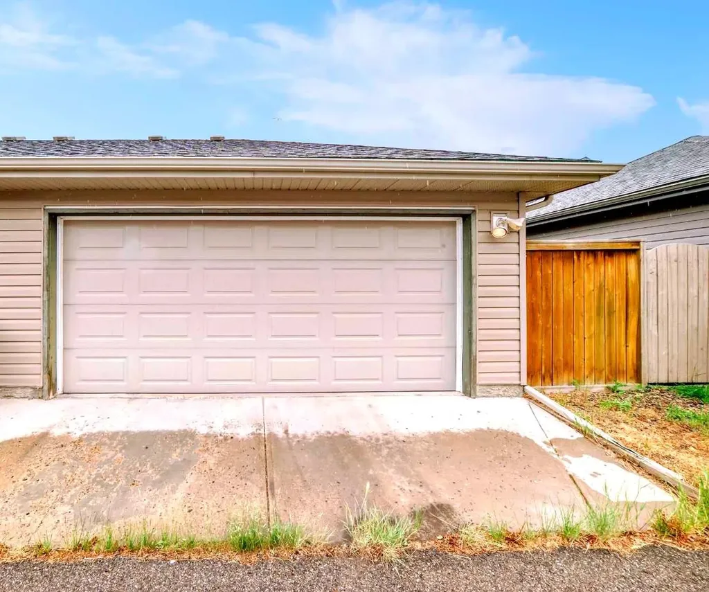 273 Chaparral Valley Drive SE Calgary AB T2X 0M2