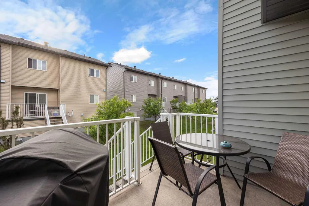 120 Warren Fort Mcmurray AB T9H5J4