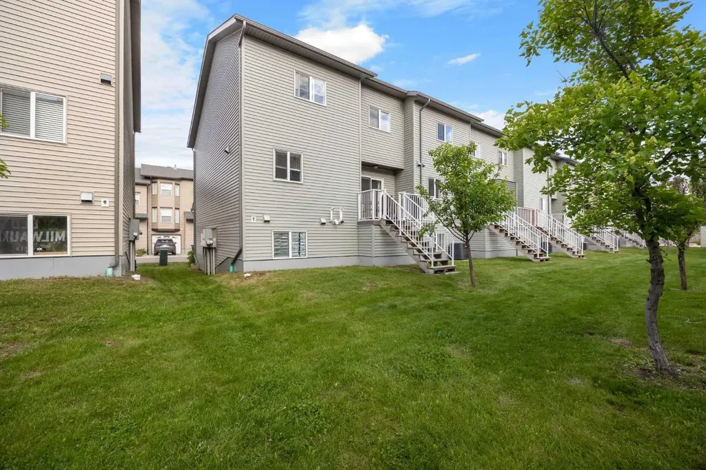 120 Warren Fort Mcmurray AB T9H5J4