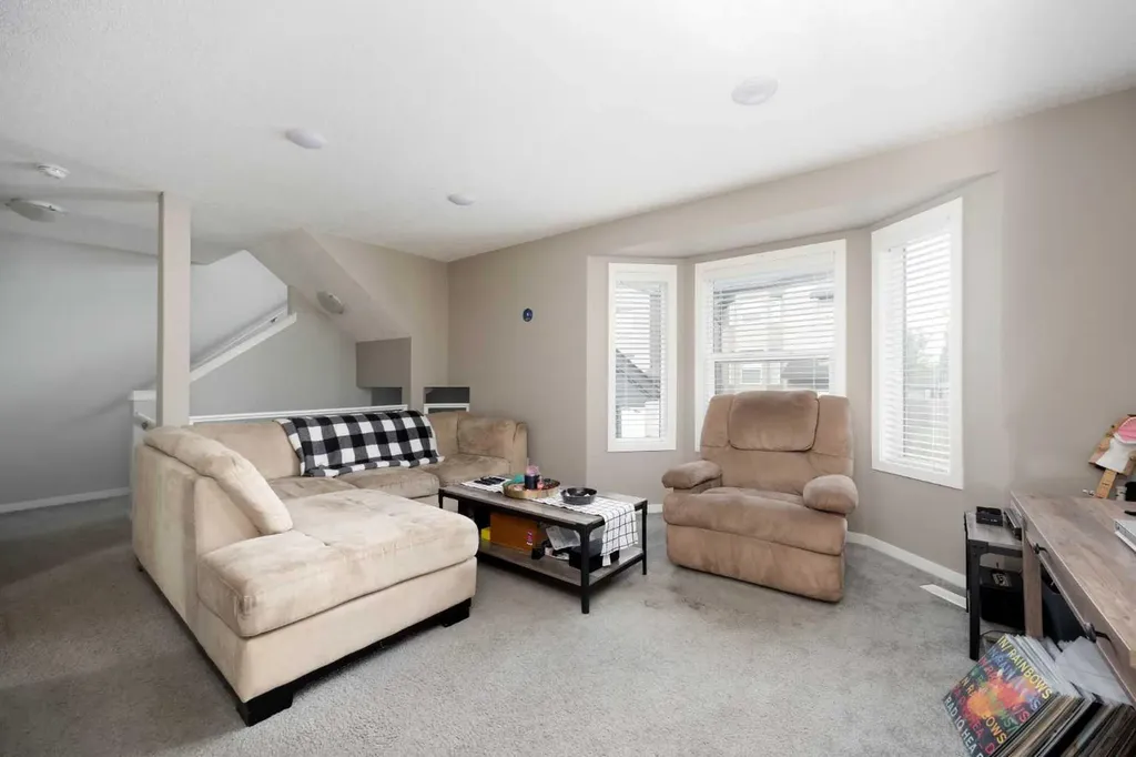 120 Warren Fort Mcmurray AB T9H5J4