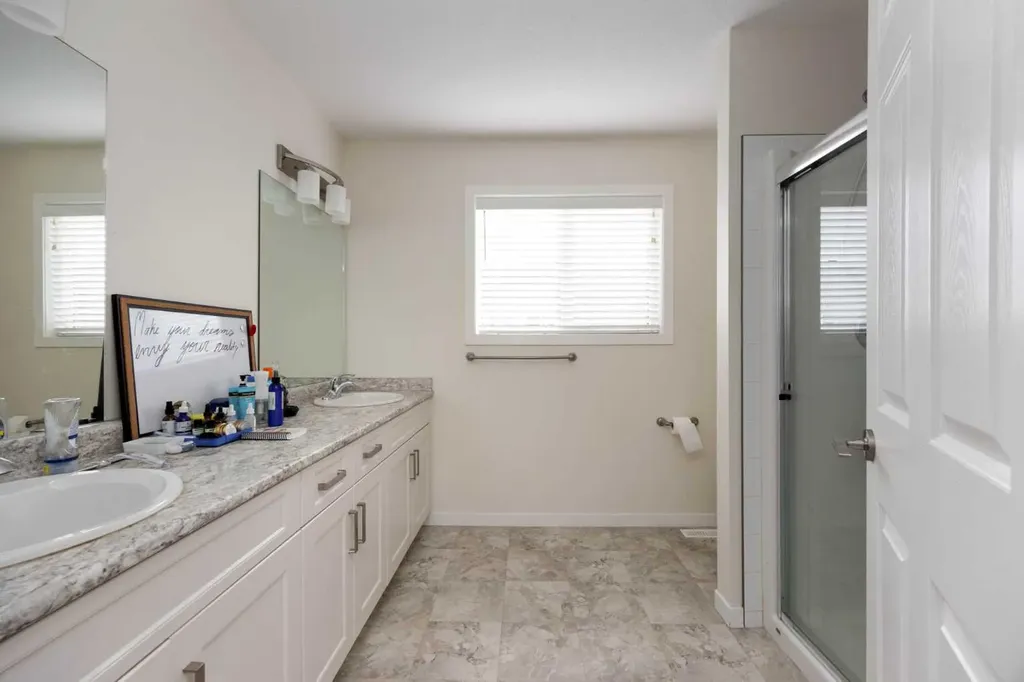 120 Warren Fort Mcmurray AB T9H5J4