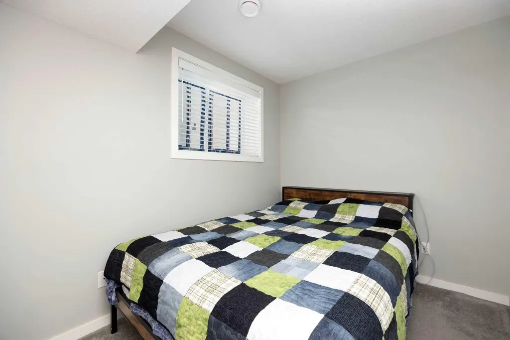 120 Warren Fort Mcmurray AB T9H5J4