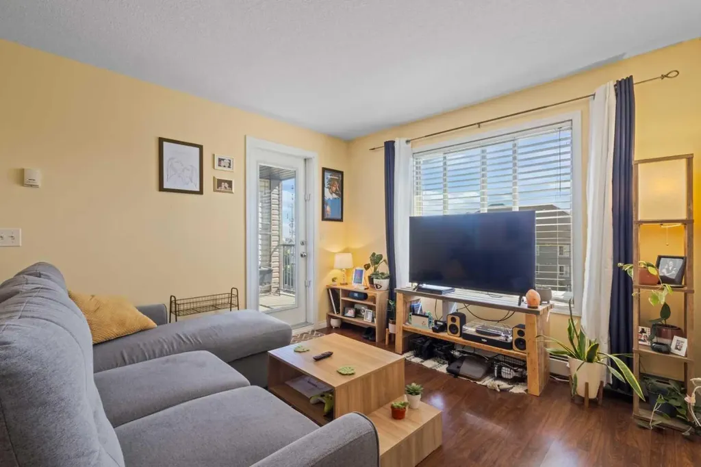 8 Bridlecrest Drive SW Calgary AB T2Y 0H7