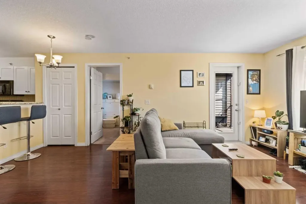 8 Bridlecrest Drive SW Calgary AB T2Y 0H7