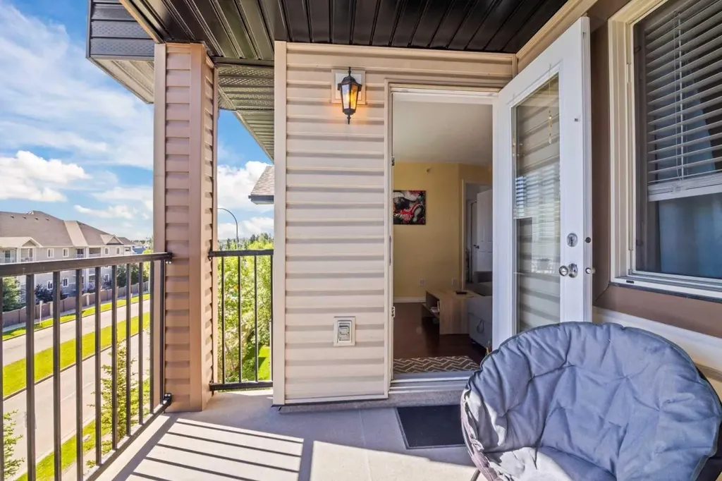 8 Bridlecrest Drive SW Calgary AB T2Y 0H7
