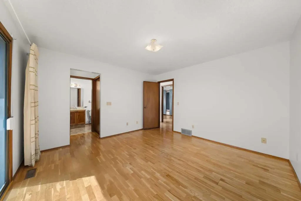 14304 Deer Ridge Drive SE Calgary AB T2J 5W1