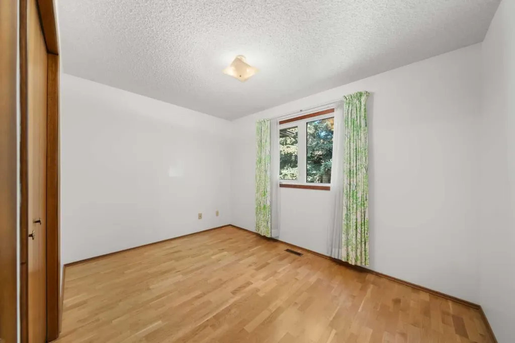14304 Deer Ridge Drive SE Calgary AB T2J 5W1